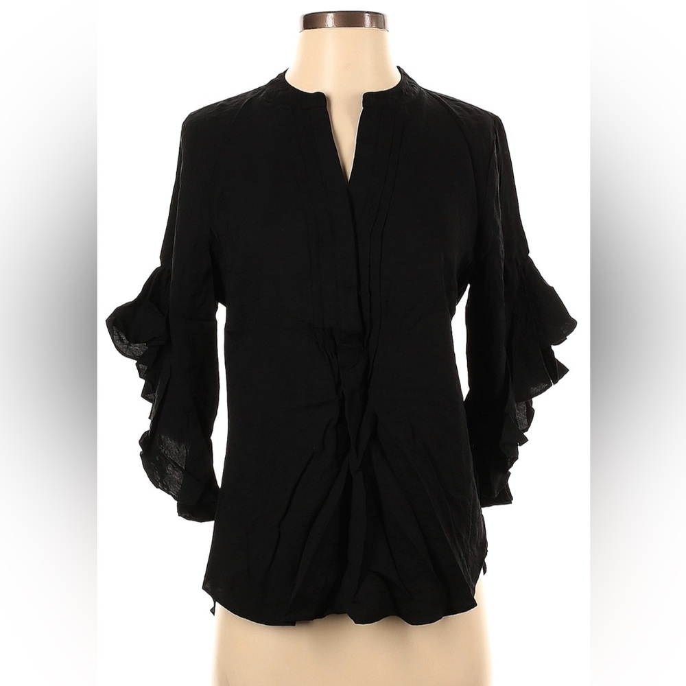 Vince Camuto 3/4 ruffle sleeve blouse